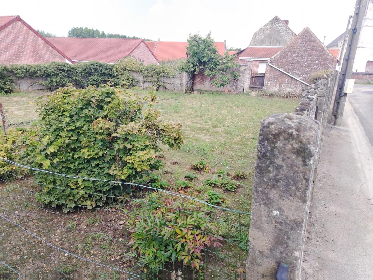 terrain à Mametz